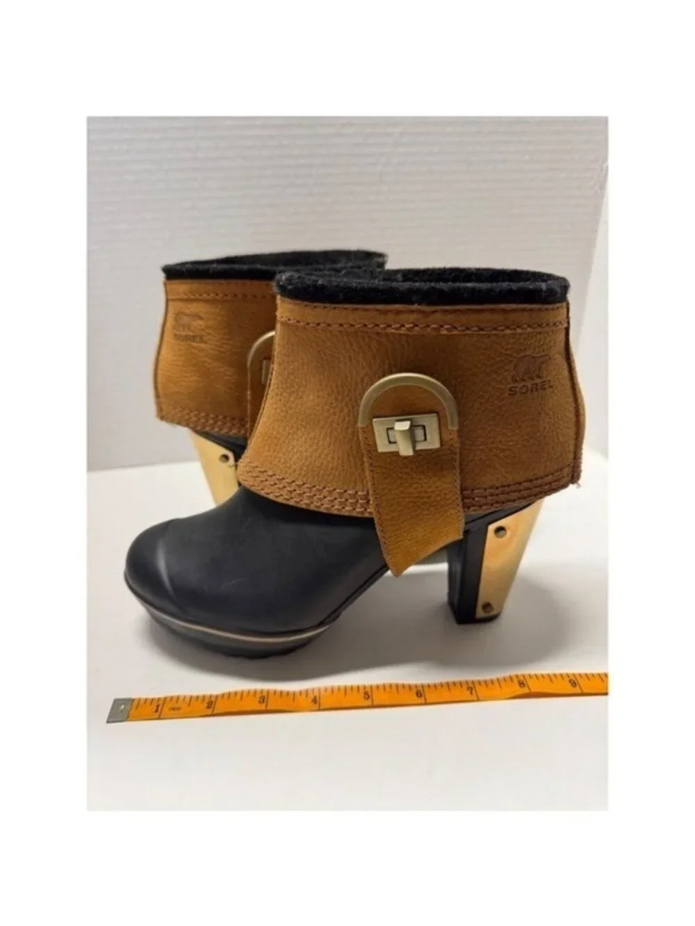 Sorel Medina III Rain Boots Black Tan Gold Heel Ankle Booties Womens 6.5 - Picture 8 of 9